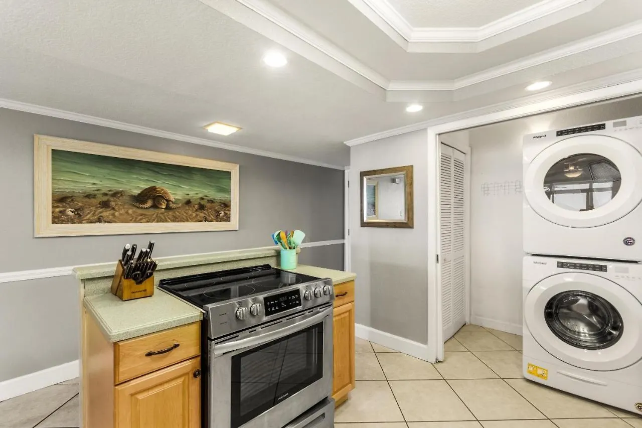 3103 - Shoreline Towers Condo Free Beach Setup Destin Holiday home