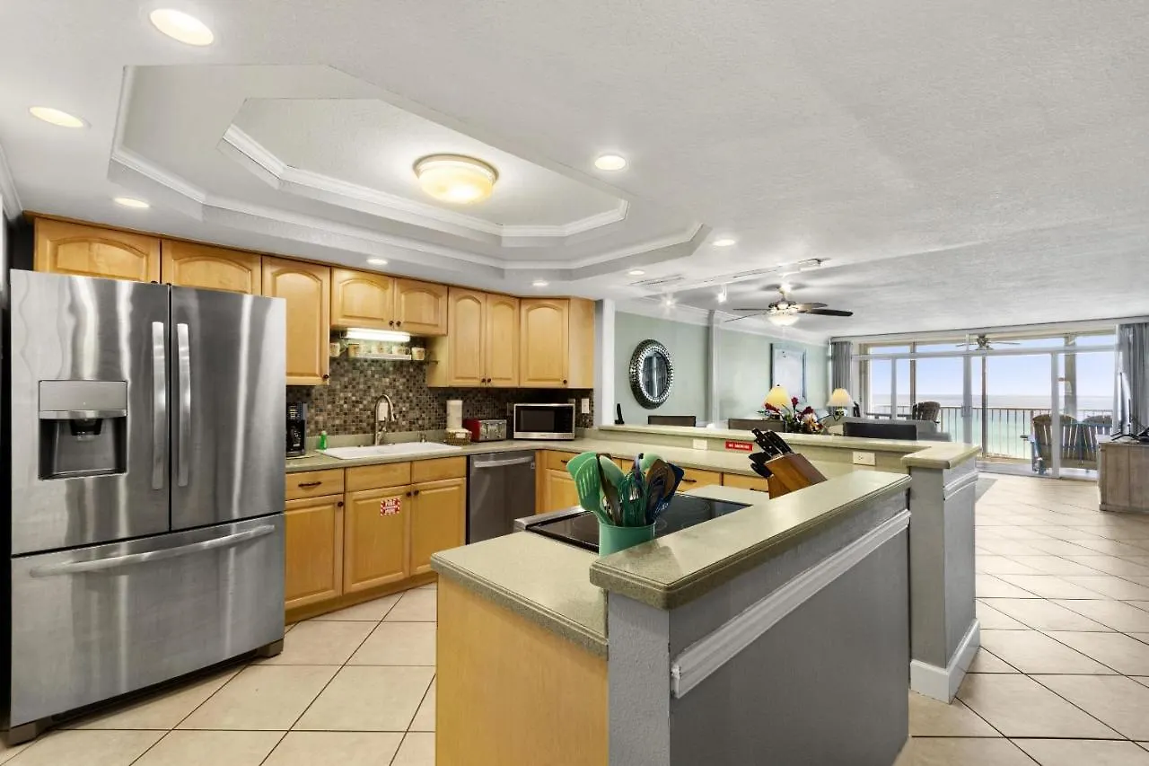 3103 - Shoreline Towers Condo Free Beach Setup Destin 0*,